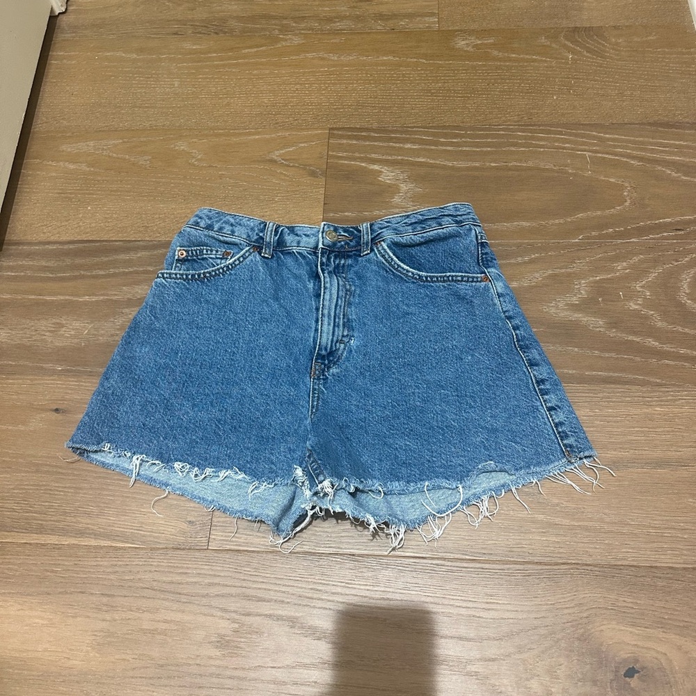 Top Shop jean shorts size US 6!